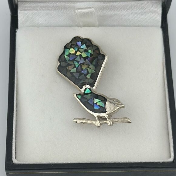 Jewelry - Sterling silver 925 abalone inlay Bird brooch